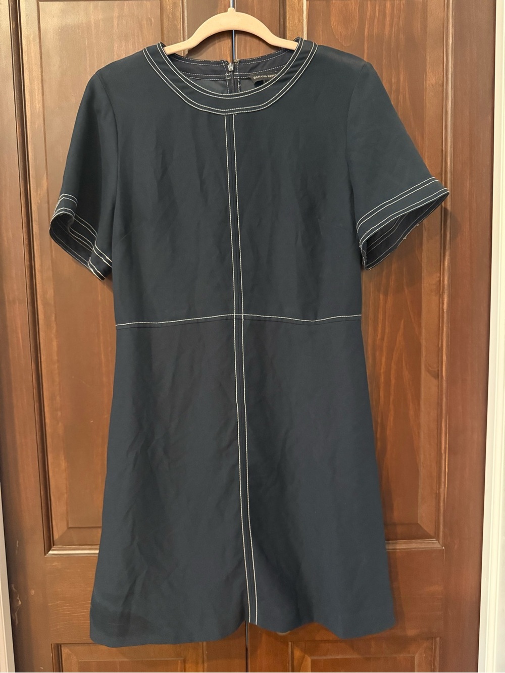 Classic Navy Short-Sleeve Shift Dress with Contrast Stitching